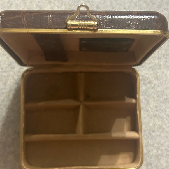 3 vintage Swank Tie Clips, 1 set Swamk cuff links, case, and various others. - Picture 1 of 10